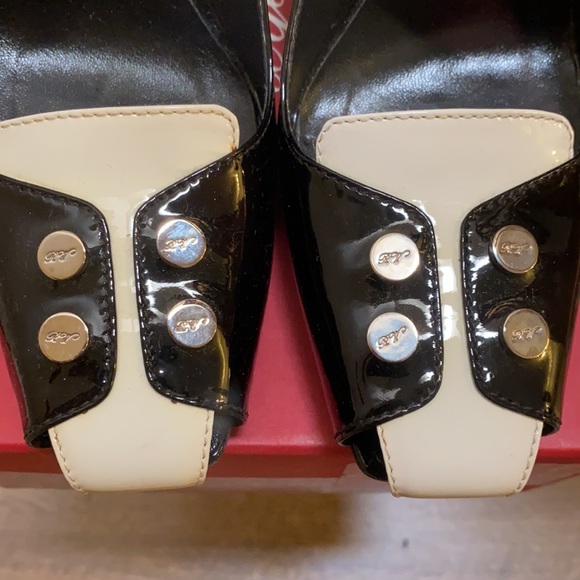 Roger Vivier Black and white heels - Picture 7 of 10